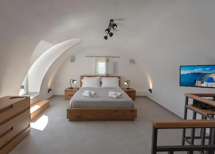 Grey Dome Santorini Villa Emborió