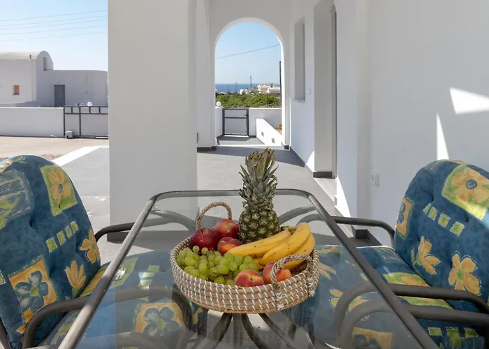 Grey Dome Santorini * Emborió