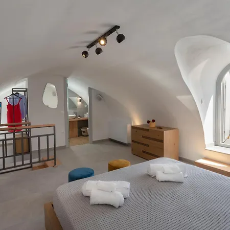 Villa Grey Dome Santorini *