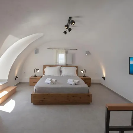 Grey Dome Santorini Villa Emporio (Santorini)
